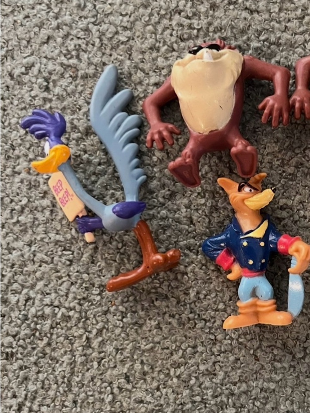 Vintage Lot 6 Looney Tunes Figurine including Tasmanian devil and roadrunner